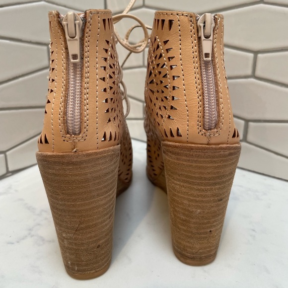 Jeffrey Campbell Rayos Tan Wedge Sandals - Picture 6 of 12